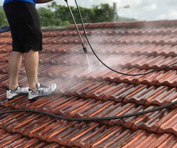 Pressure-washing-roof